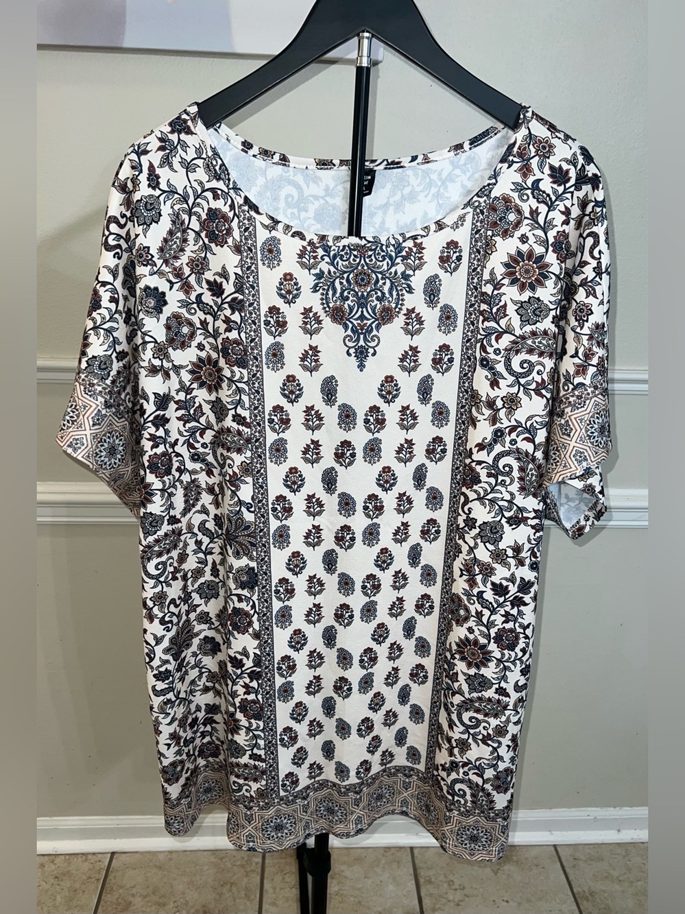 Women's Vintage 3XL Paisley Floral Elegant Short Sleeve Top For Spring & Summer!